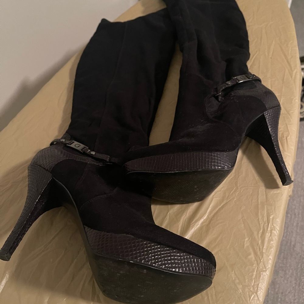 Black Heeled Boots with Ankle Coverage